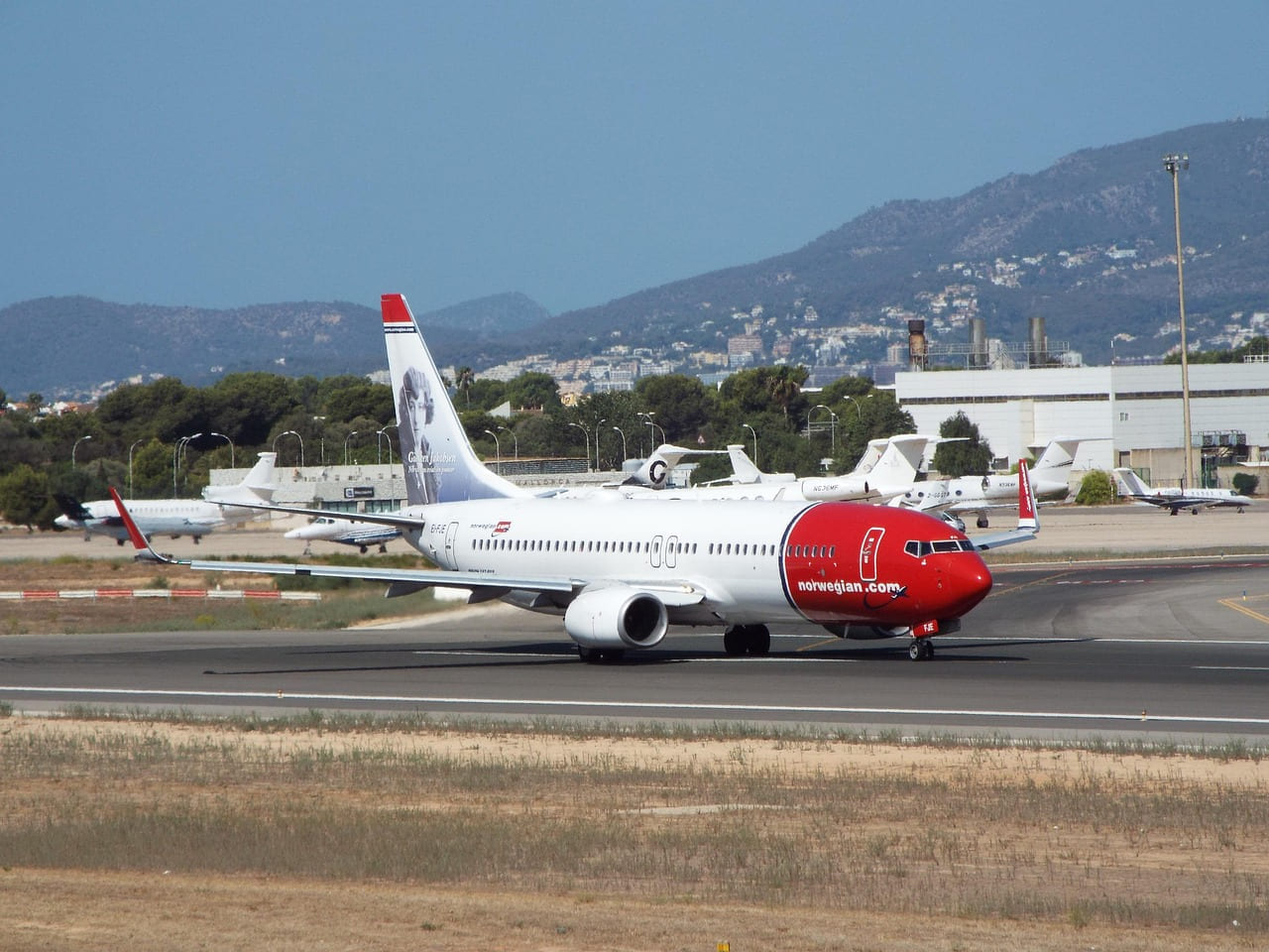 plane, airport, flight, travel, aviation, transport, output, passport, passengers, sky, airline, arrival, track, aircraft, nature, tourism, airbus, boeing, takeoff, landing, mallorca on Points and Pathways